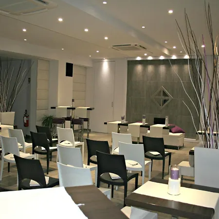 Отель Montebello 3*