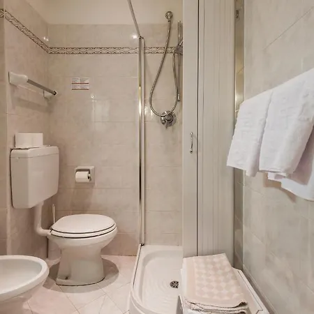 Отель Montebello 3*