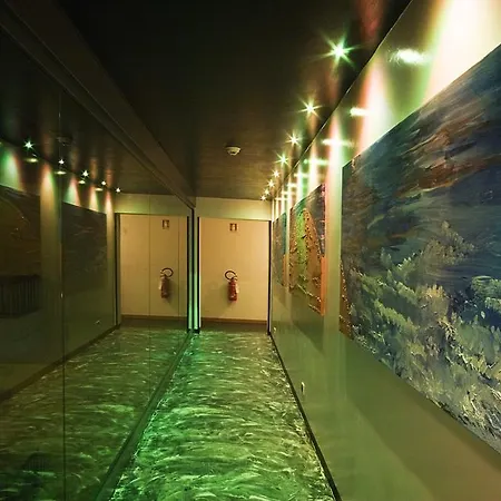 Отель Montebello 3*